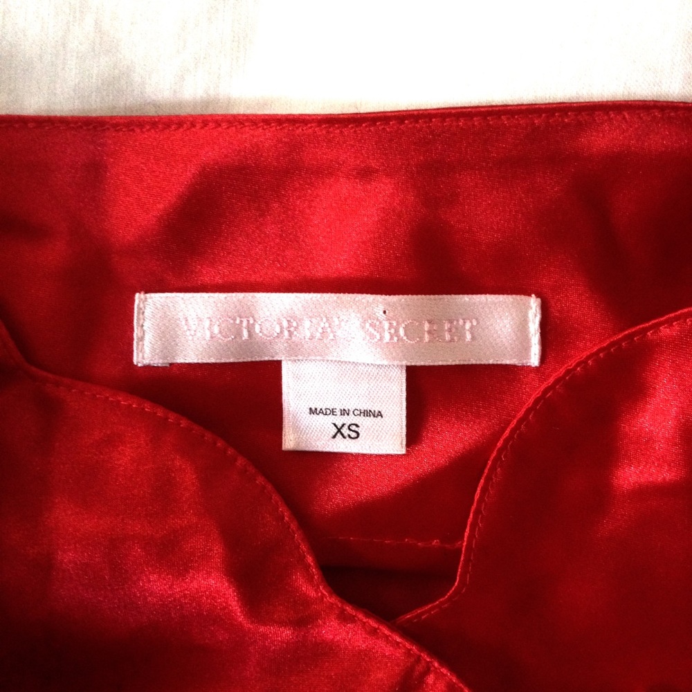 ⬇️Victoria's secret • silky slip - Picture 2 of 2